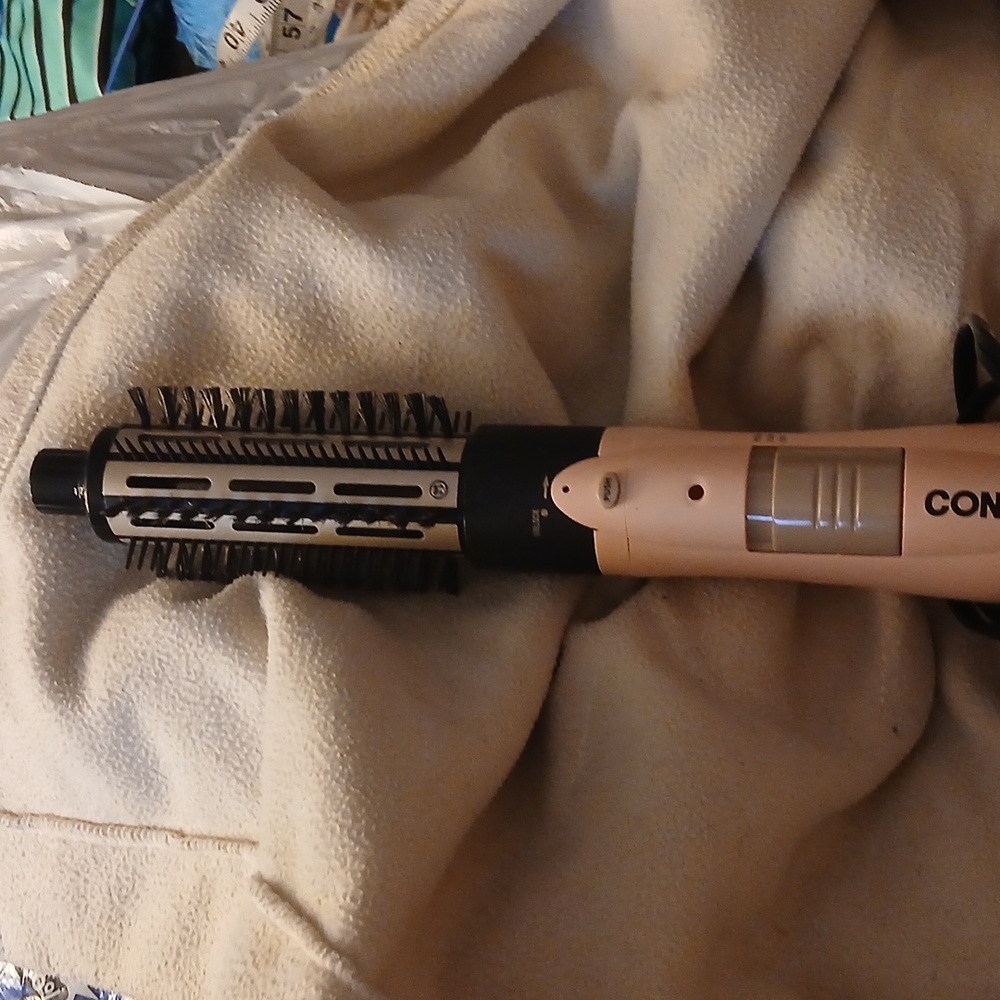 Conair Hot Air Brush Dryer Model 801717R 1000 watts,pink,bristles&comb Like Rows